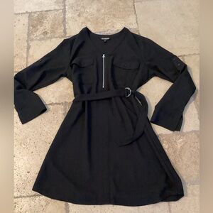 Express Black V-Neck Long Sleeve Dress
SZ L
Pit to pit 18”
Length 34”
Sleeve 22”